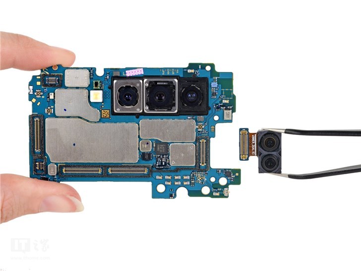 iFixit 再拆三星 Galaxy Fold:胶水太多,维修不易
