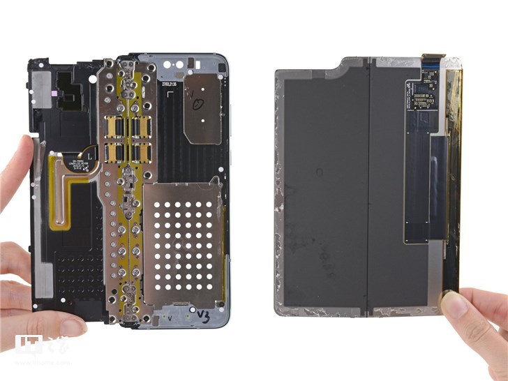 iFixit 再拆三星 Galaxy Fold:胶水太多,维修不易