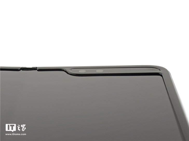 iFixit 再拆三星 Galaxy Fold:胶水太多,维修不易