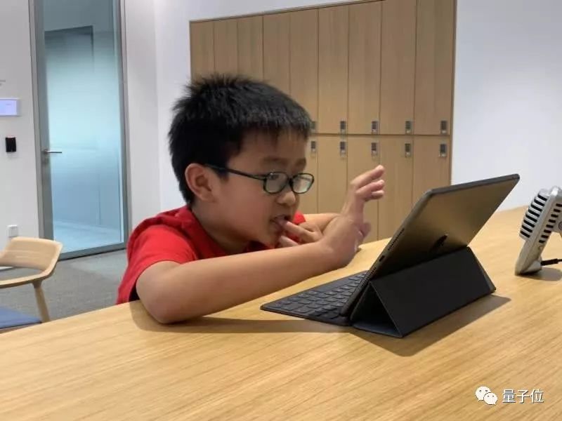 8岁上海小学生B站教编程惊动苹果，库克亲送生日祝福第13张