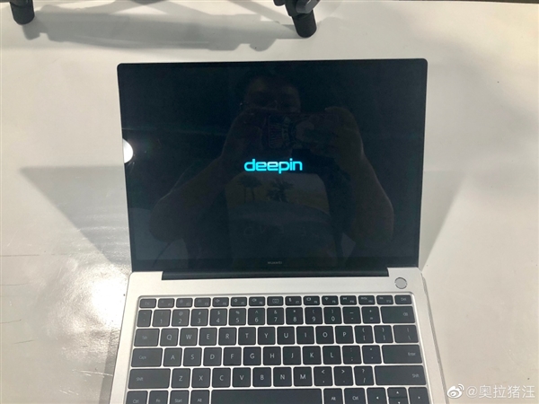 华为 MateBook 14 Linux 版真机曝光：搭载 deepin 系统 